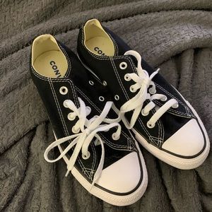 Chuck Taylor Allstar Low Top Converse Size 8